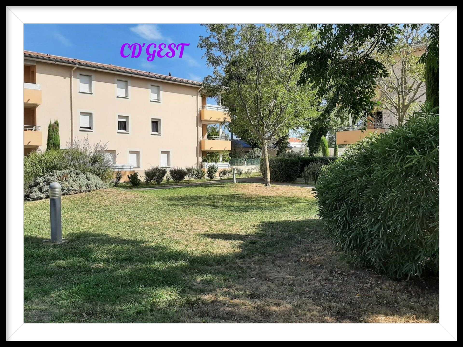 Condominium in Montelimar, Auvergne-Rhone-Alpes 10812648