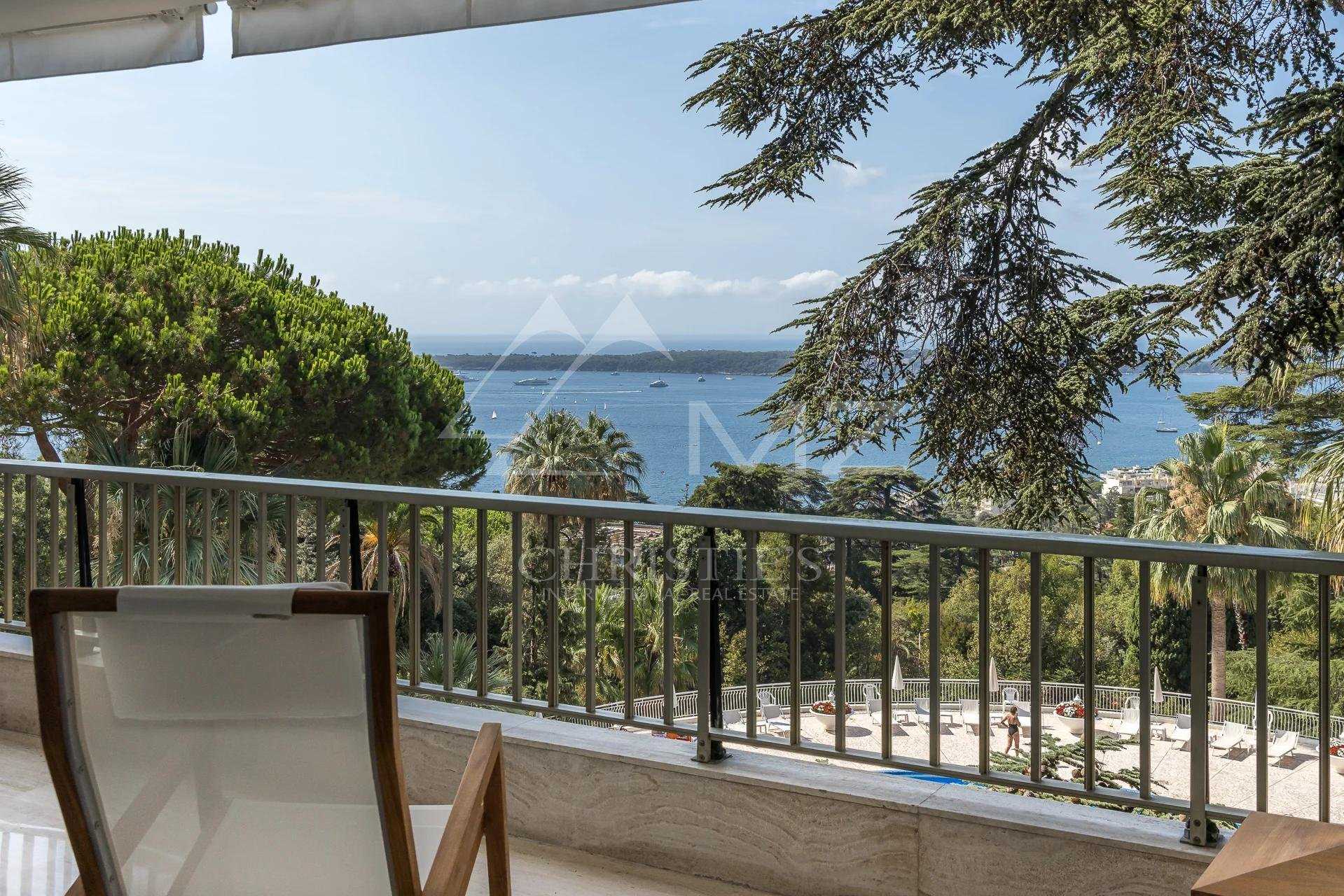 Condominium in Cannes, Alpes-Maritimes 10812681