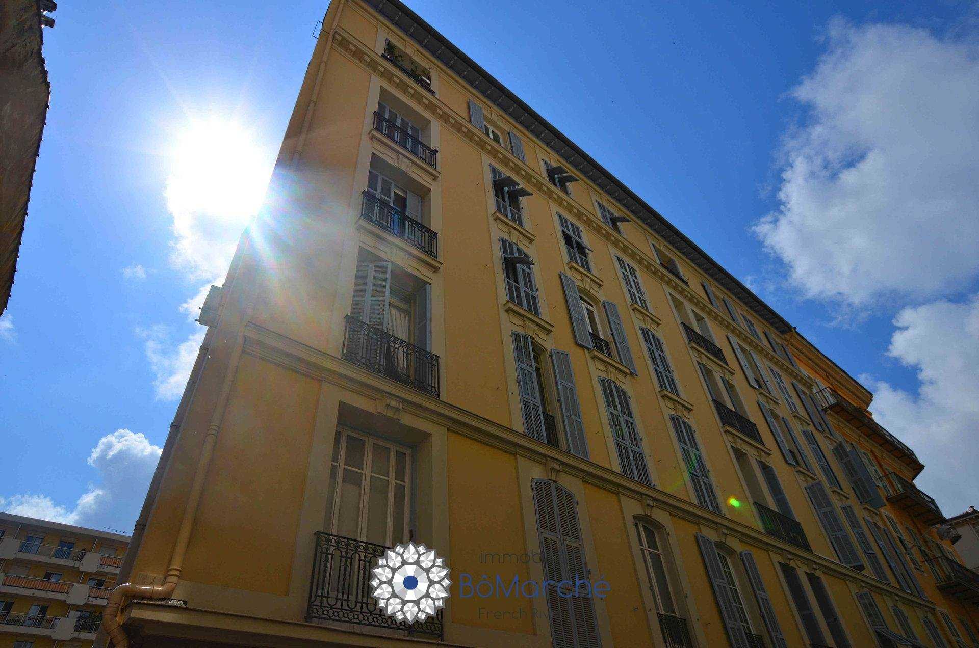 Condominium in Nice, Provence-Alpes-Cote d'Azur 10812762