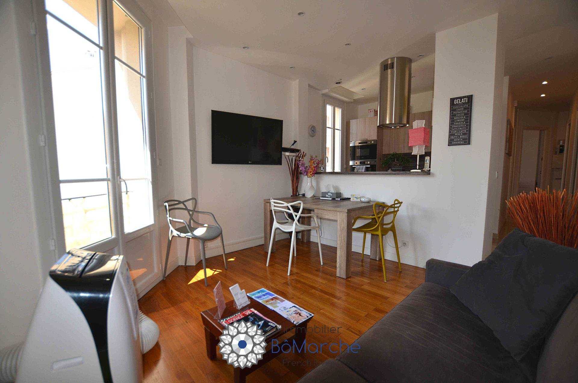 Condominium in Le Ray, Provence-Alpes-Cote d'Azur 10812783