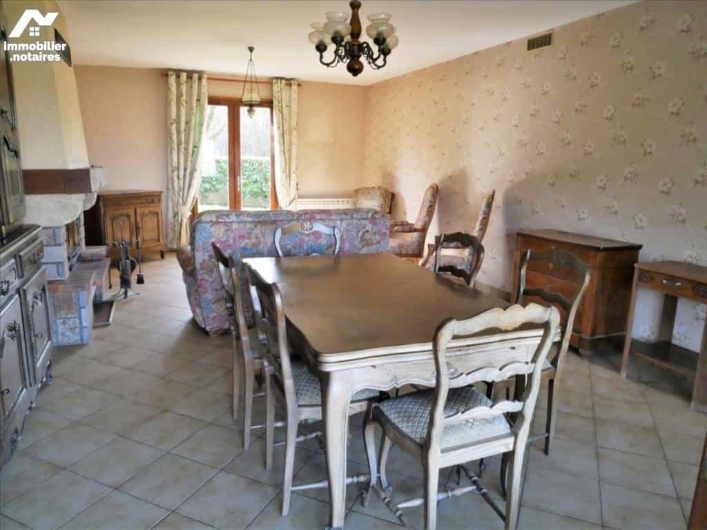 بيت في كروزييه لو نوف, أوفيرني-رون-ألب 10812791