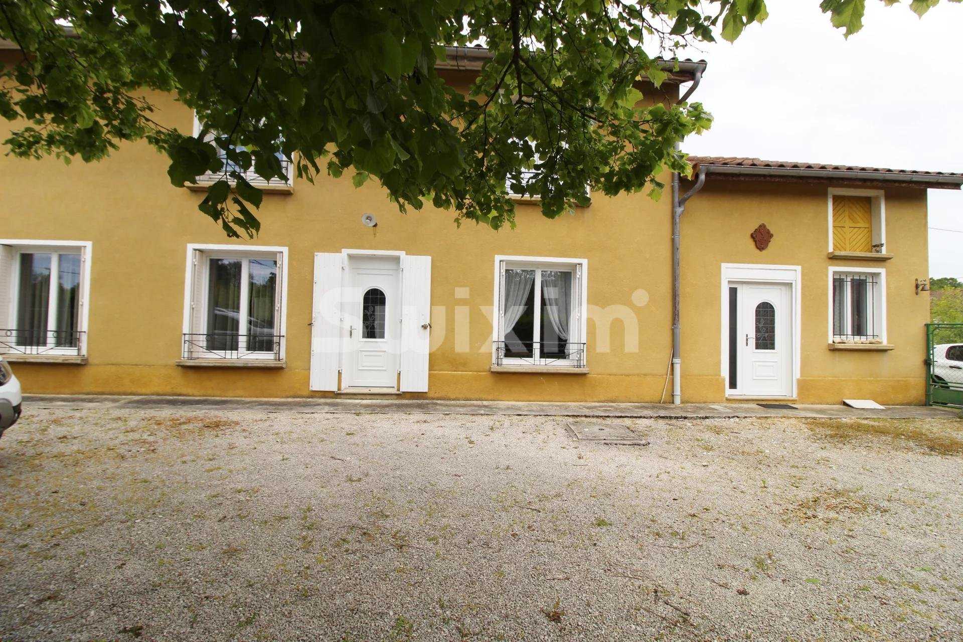 rumah dalam Orgelet, Bourgogne-Franche-Comte 10812804