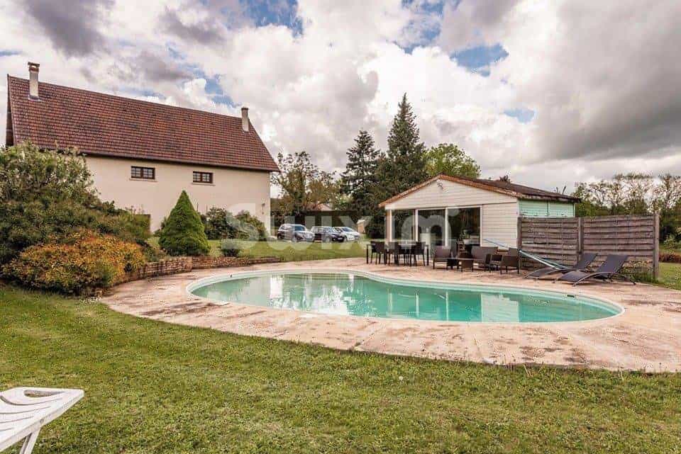 House in Louhans, Bourgogne-Franche-Comte 10812820