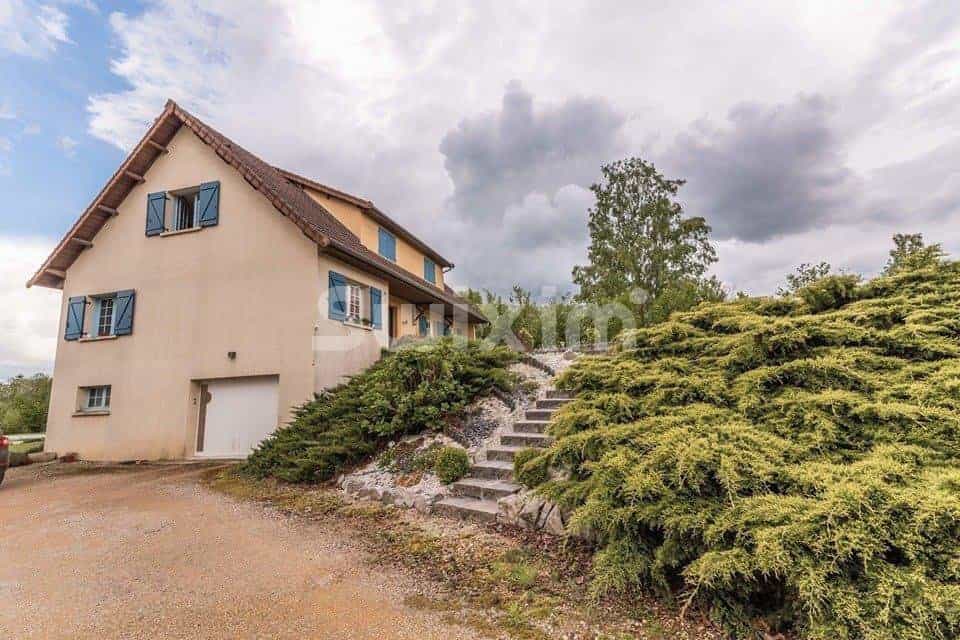 casa en Louhans, Bourgogne-Franche-Comte 10812820