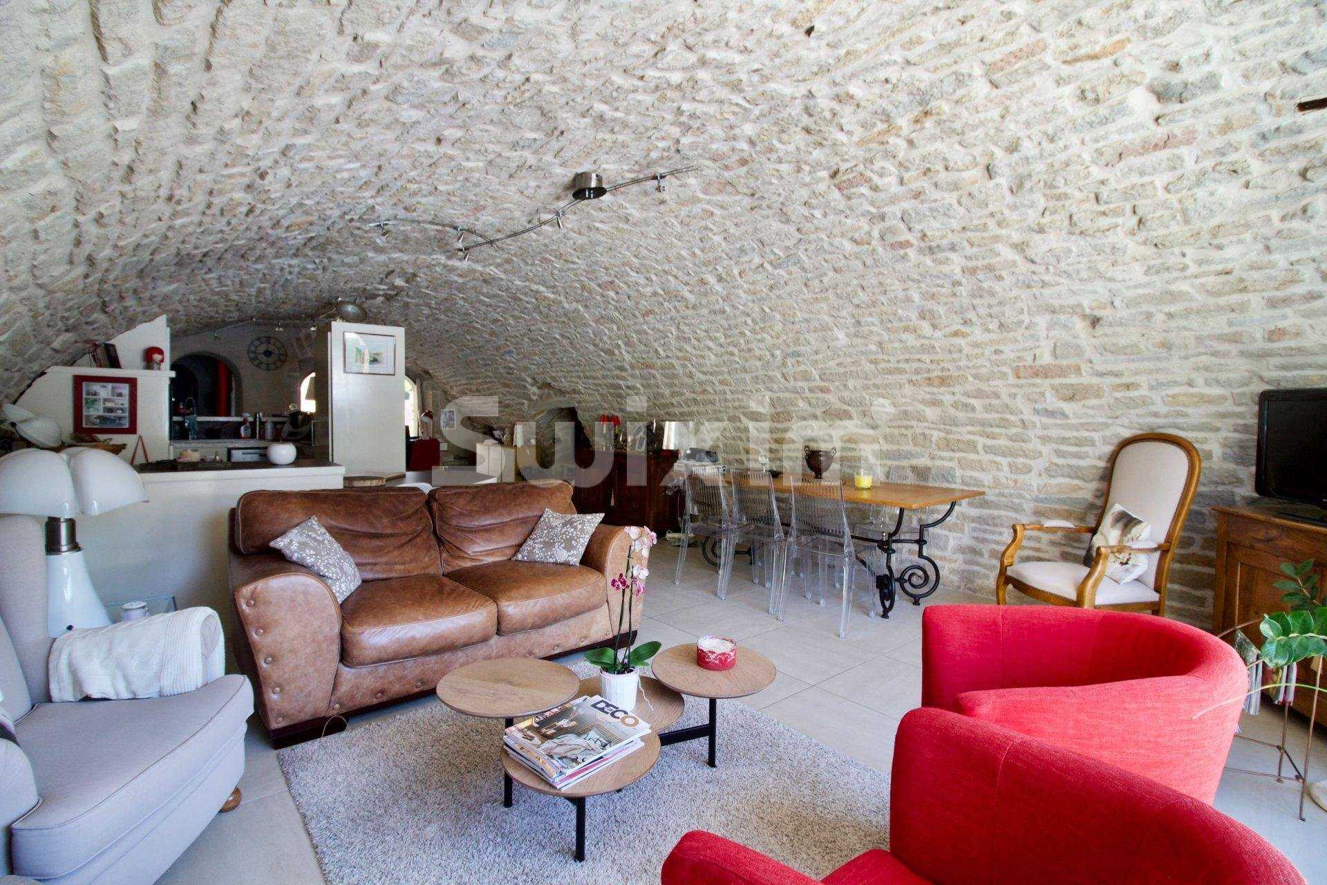 Talo sisään Lons-le-Saunier, Bourgogne-Franche-Comte 10812922