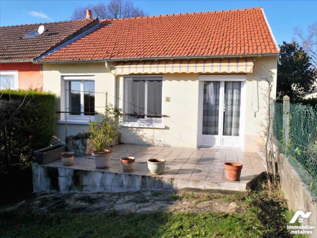 بيت في Vichy, Allier 10812929