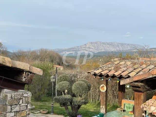 Huis in Meyreuil, Provence-Alpes-Cote d'Azur 10812957
