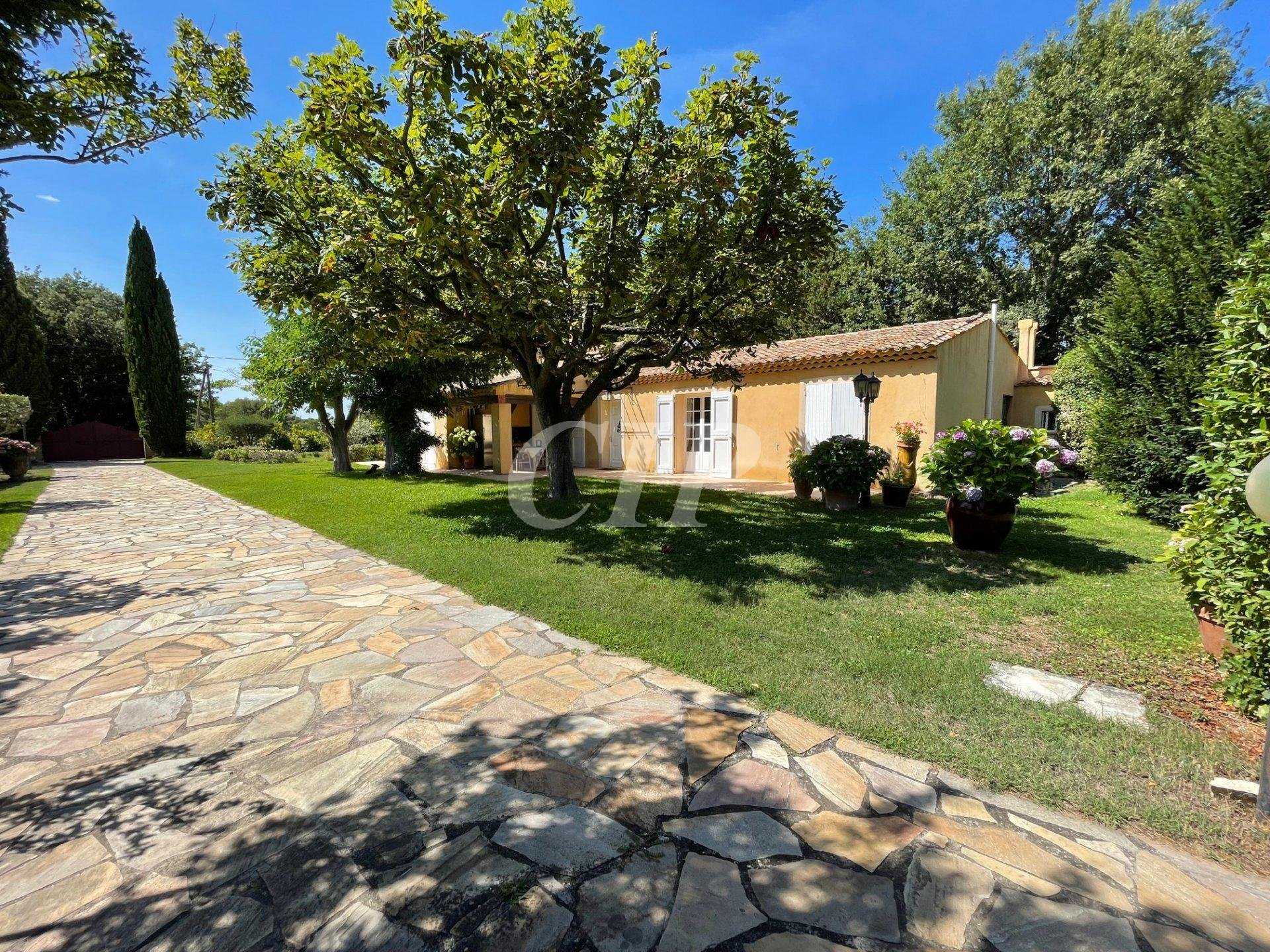 House in Grand Saint-Jean, Provence-Alpes-Cote d'Azur 10812964