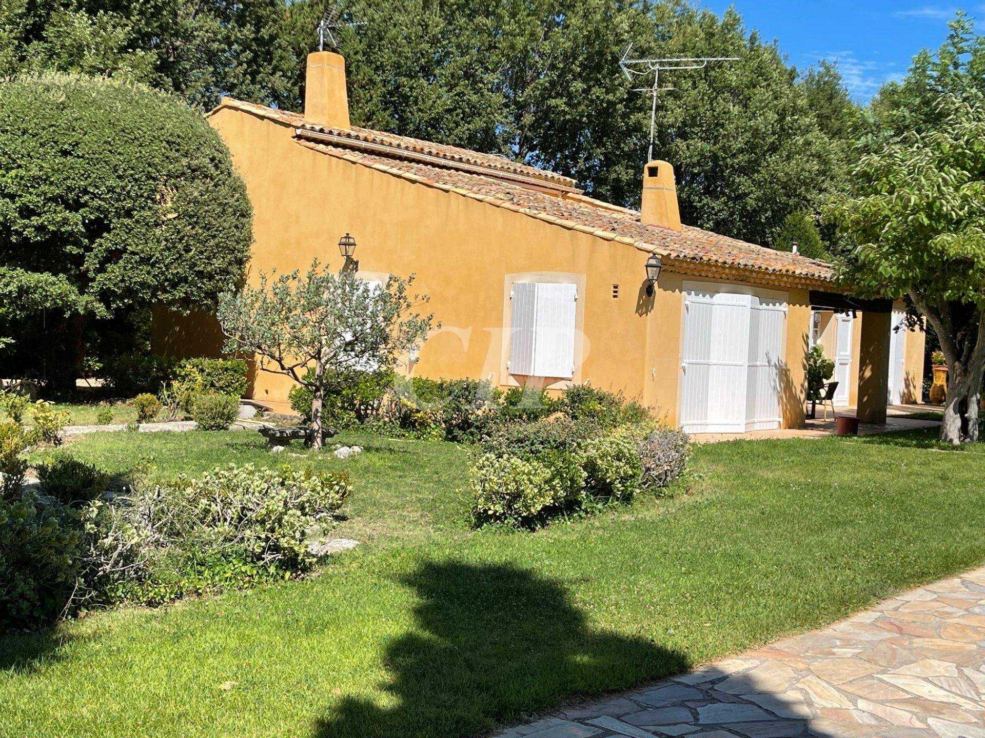 House in Grand Saint-Jean, Provence-Alpes-Cote d'Azur 10812964