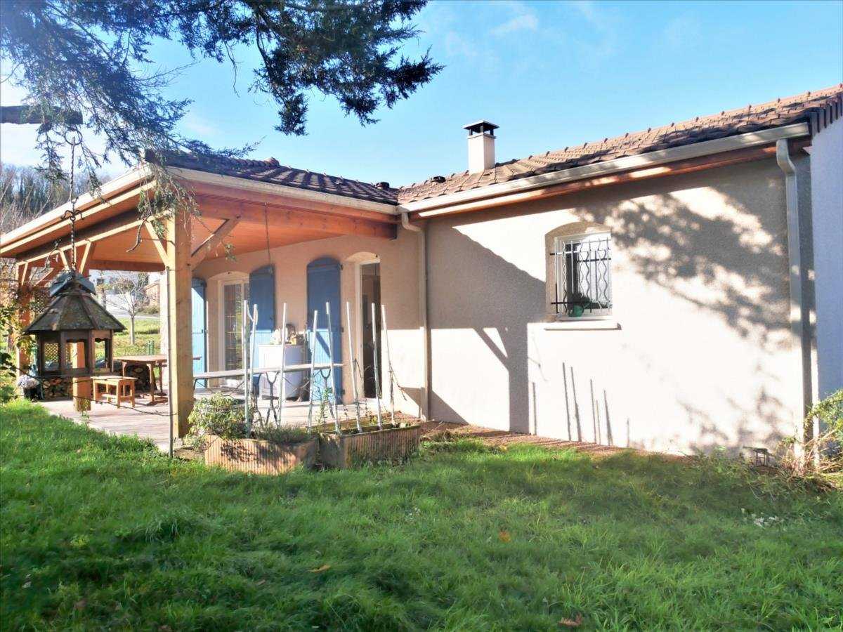 House in Creuzier-le-Neuf, Auvergne-Rhone-Alpes 10812974
