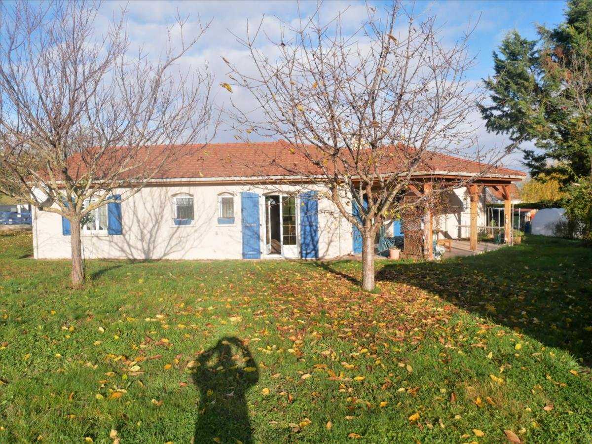 жилой дом в Creuzier-le-Neuf, Auvergne-Rhone-Alpes 10812974