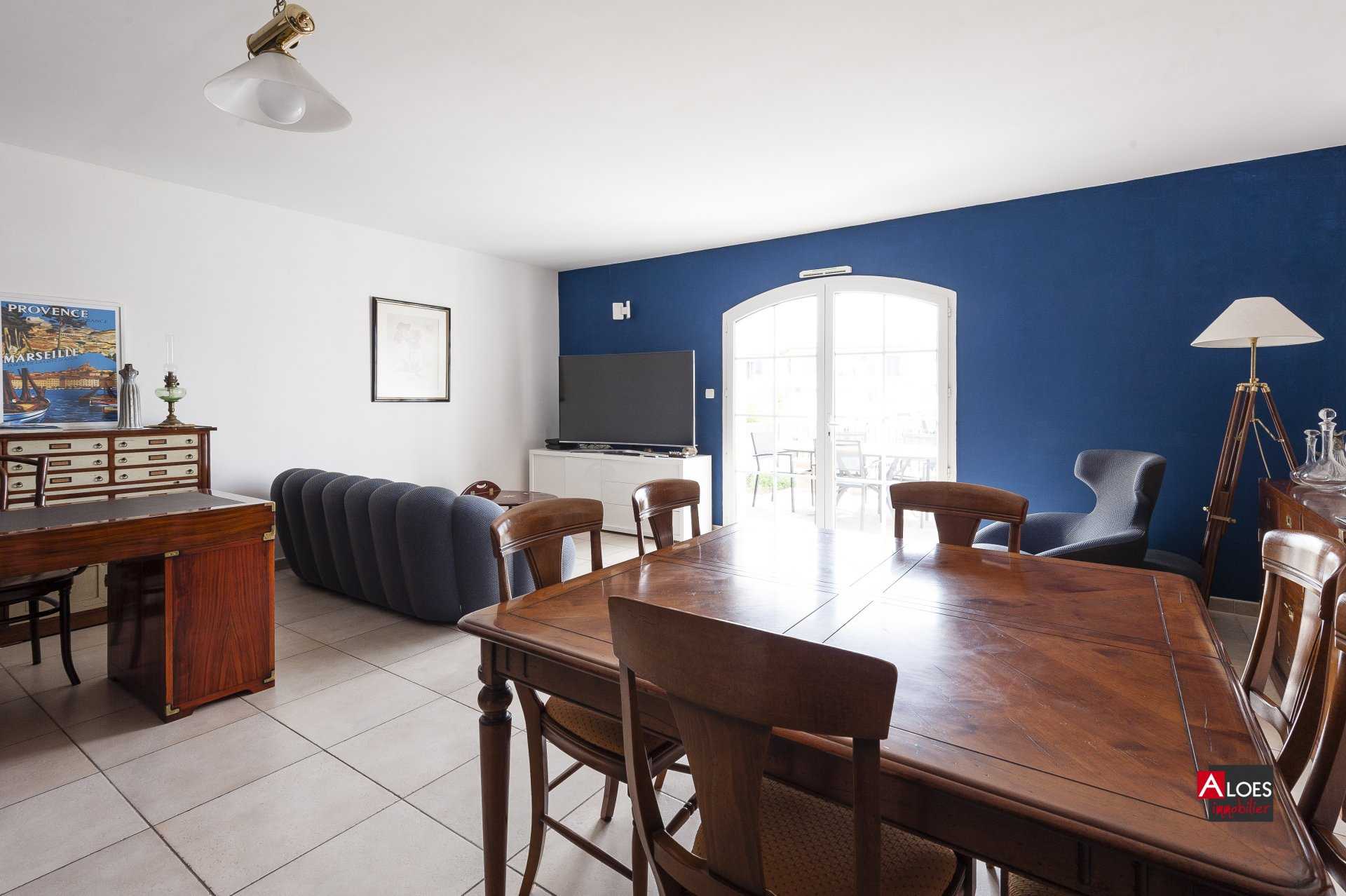Residential in Aigues-Mortes, Gard 10813004