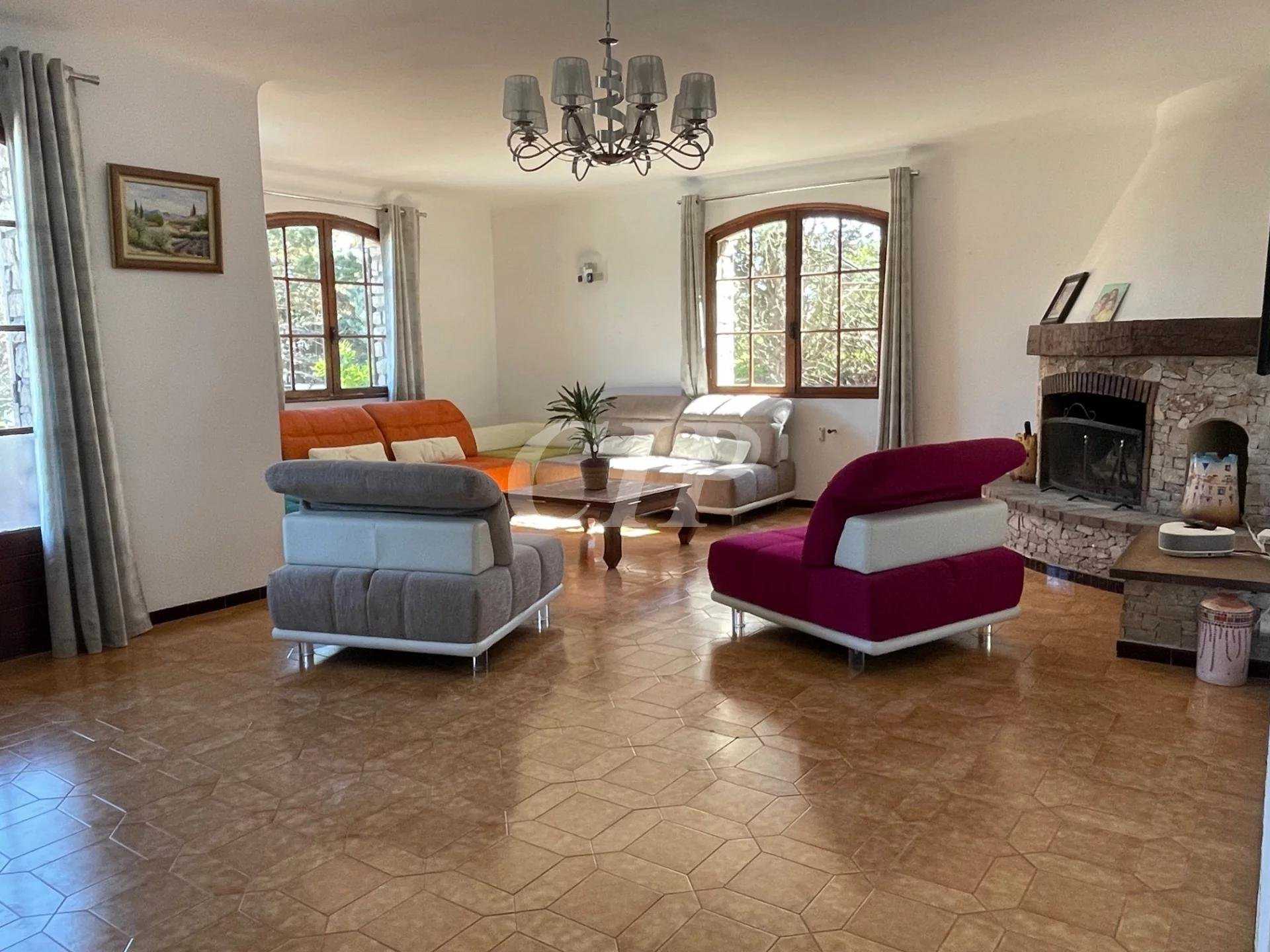 rumah dalam Cabries, Provence-Alpes-Côte d'Azur 10813040