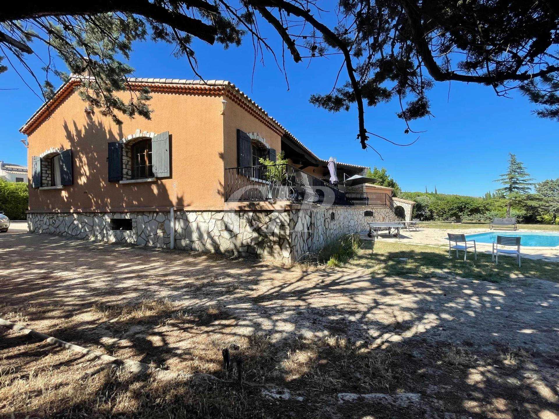 House in Cabries, Provence-Alpes-Cote d'Azur 10813040
