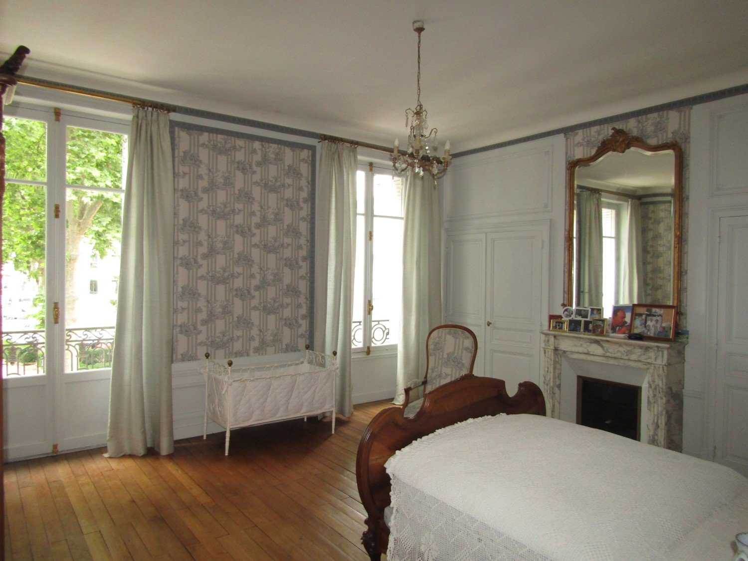 Dom w Vichy, Allier 10813053