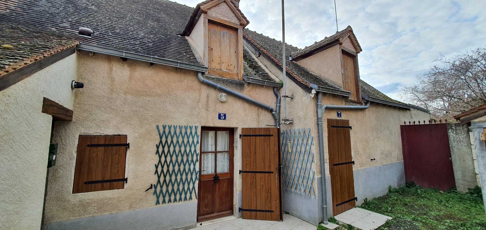 房子 在 Le Blanc, Indre 10813084