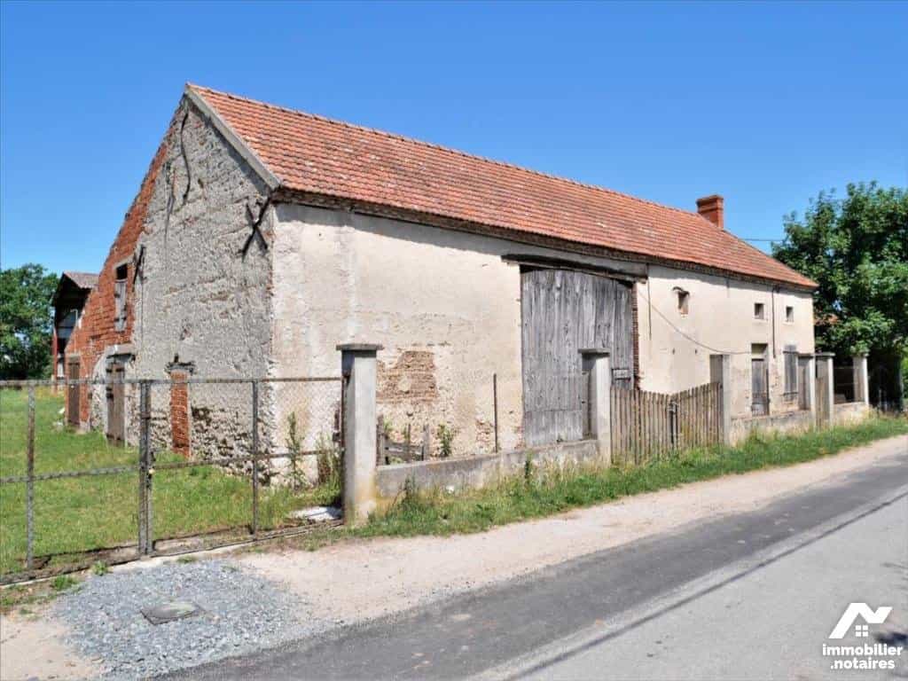 House in Saint-Pont, Auvergne-Rhone-Alpes 10813131