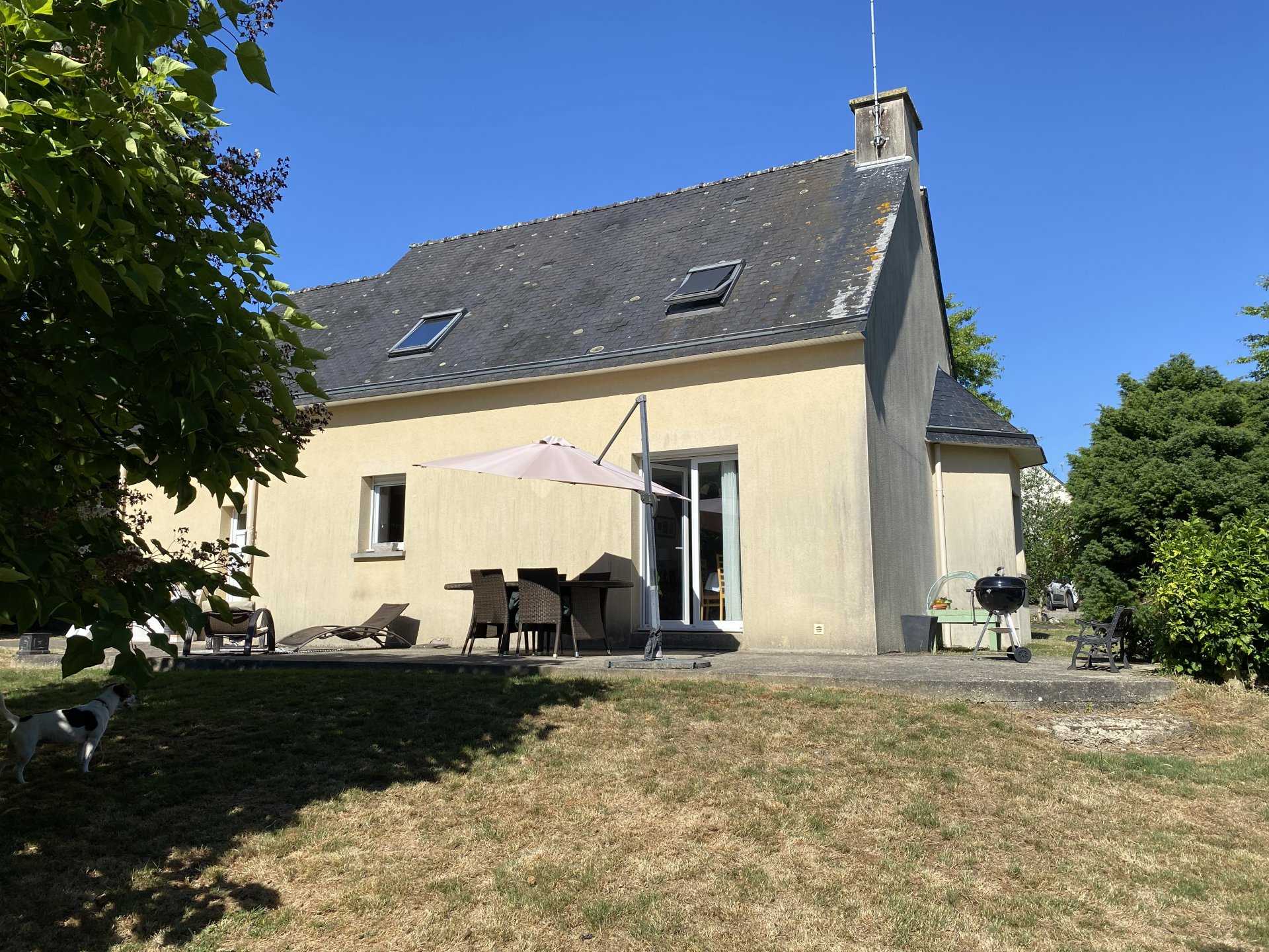 Rumah di Beignon, Morbihan 10813142