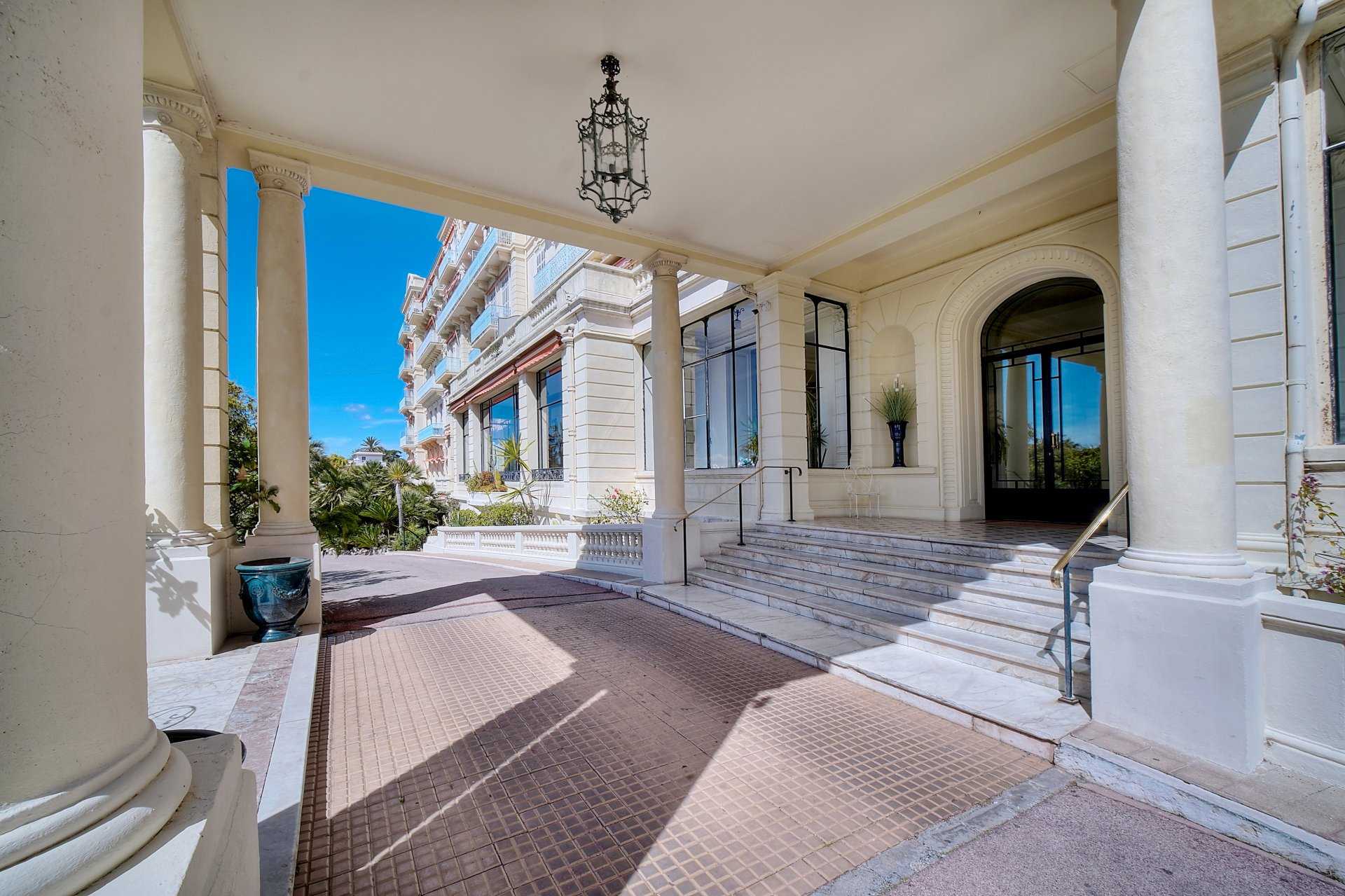 Condominium dans Cannes, Alpes-Maritimes 10813156