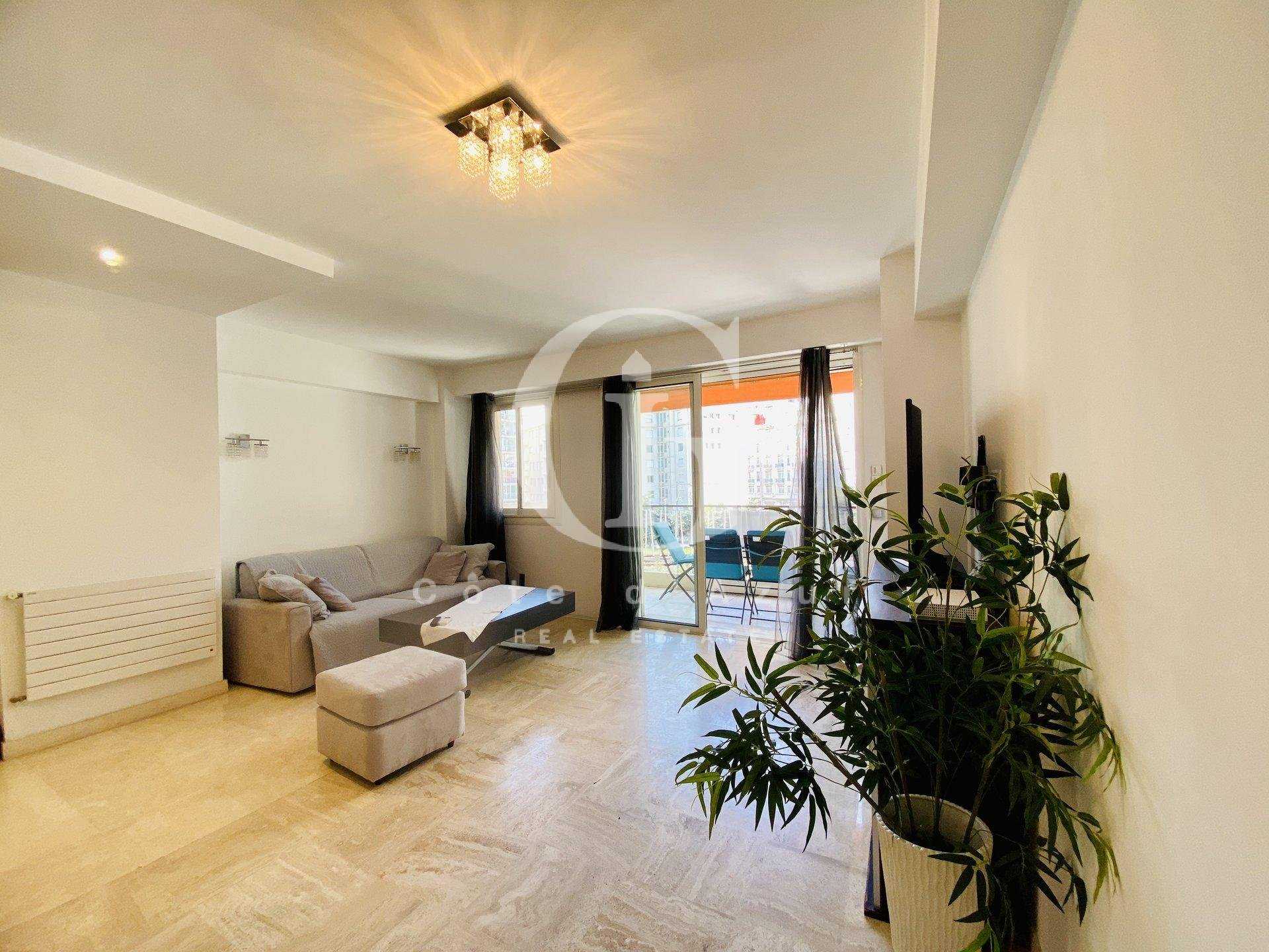 Condominium in Cannes, Provence-Alpes-Cote d'Azur 10813211