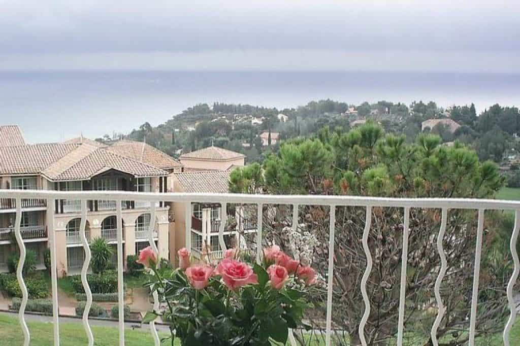 Eigentumswohnung im Saint-Raphael, Provence-Alpes-Côte d'Azur 10813237