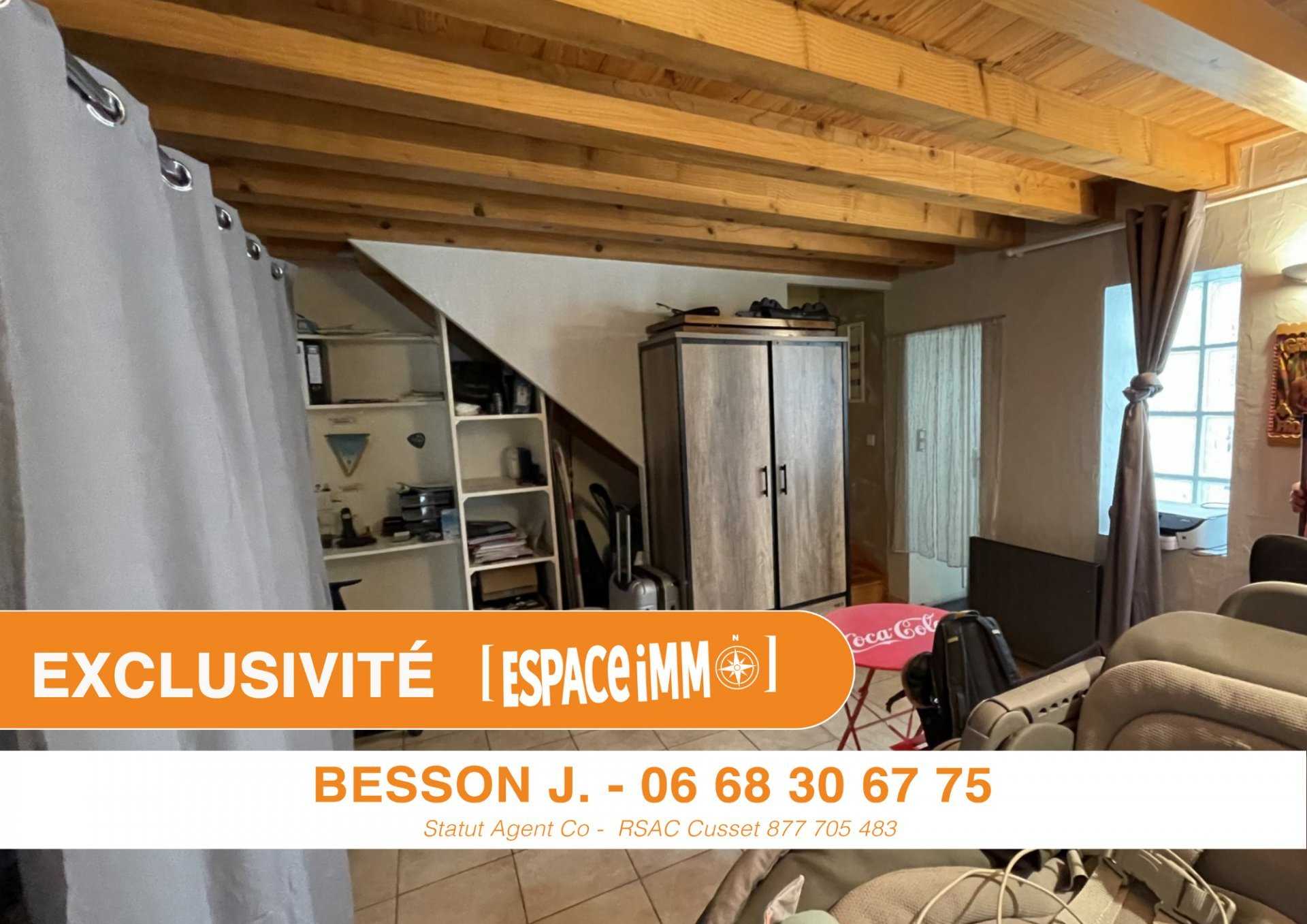 Condominium in Vichy, Auvergne-Rhone-Alpes 10813247