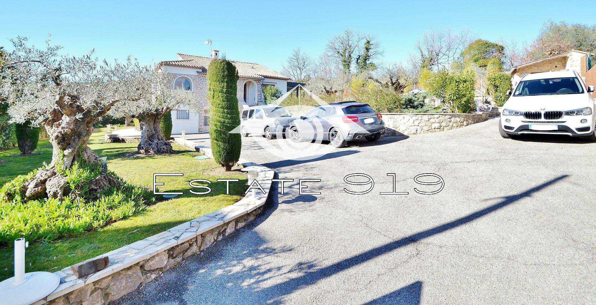 Huis in Roquefort-les-Pins, Alpes-Maritimes 10813264