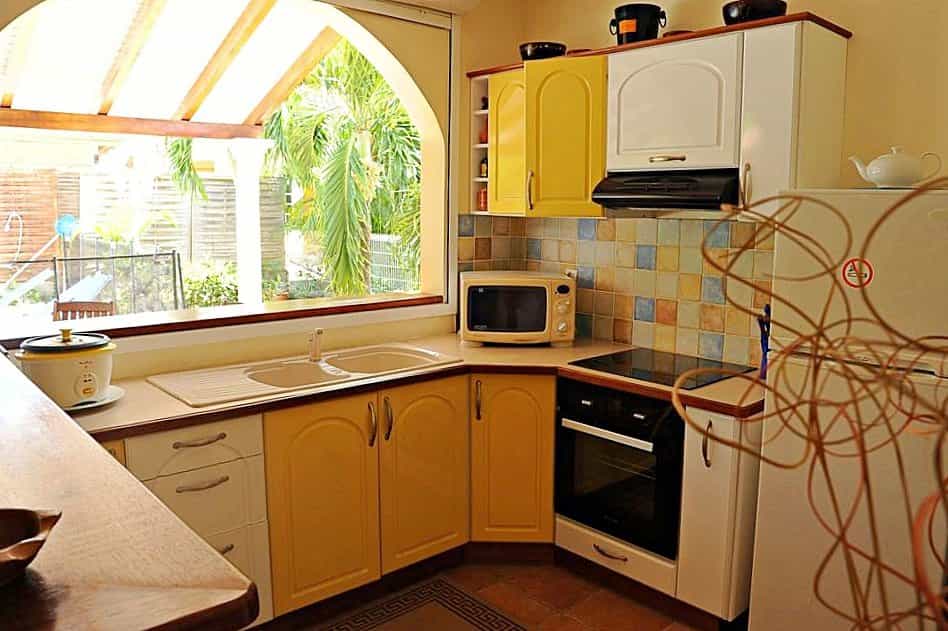 жилой дом в Sainte-Anne, Martinique 10813295