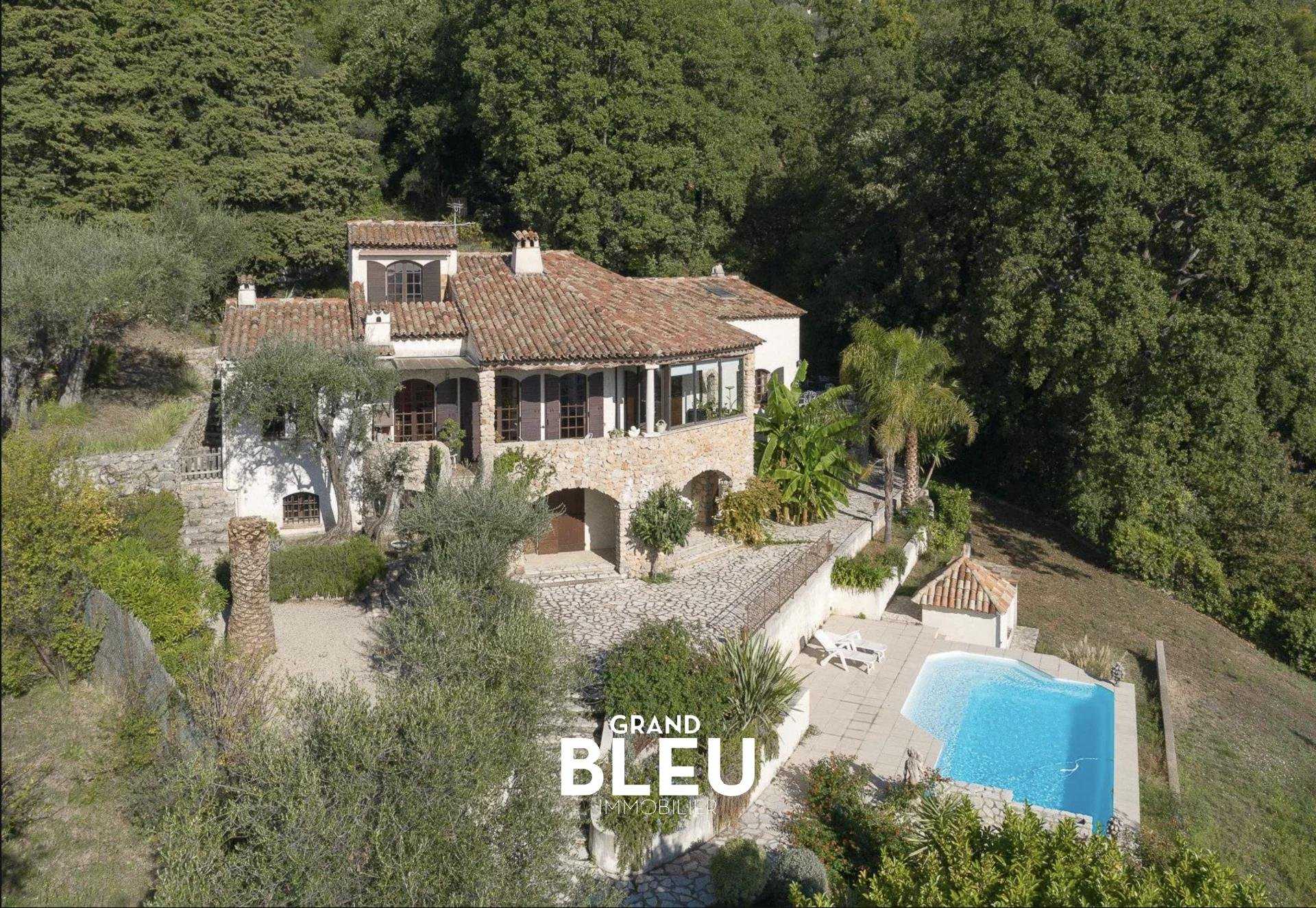 Talo sisään Speracedes, Provence-Alpes-Cote d'Azur 10813304