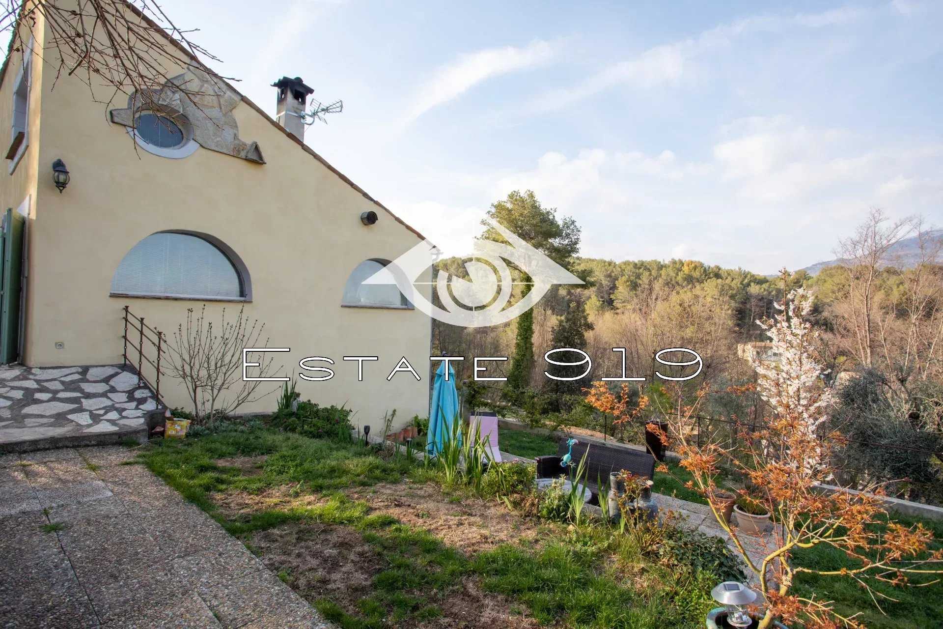 жилой дом в Le Rouret, Alpes-Maritimes 10813306