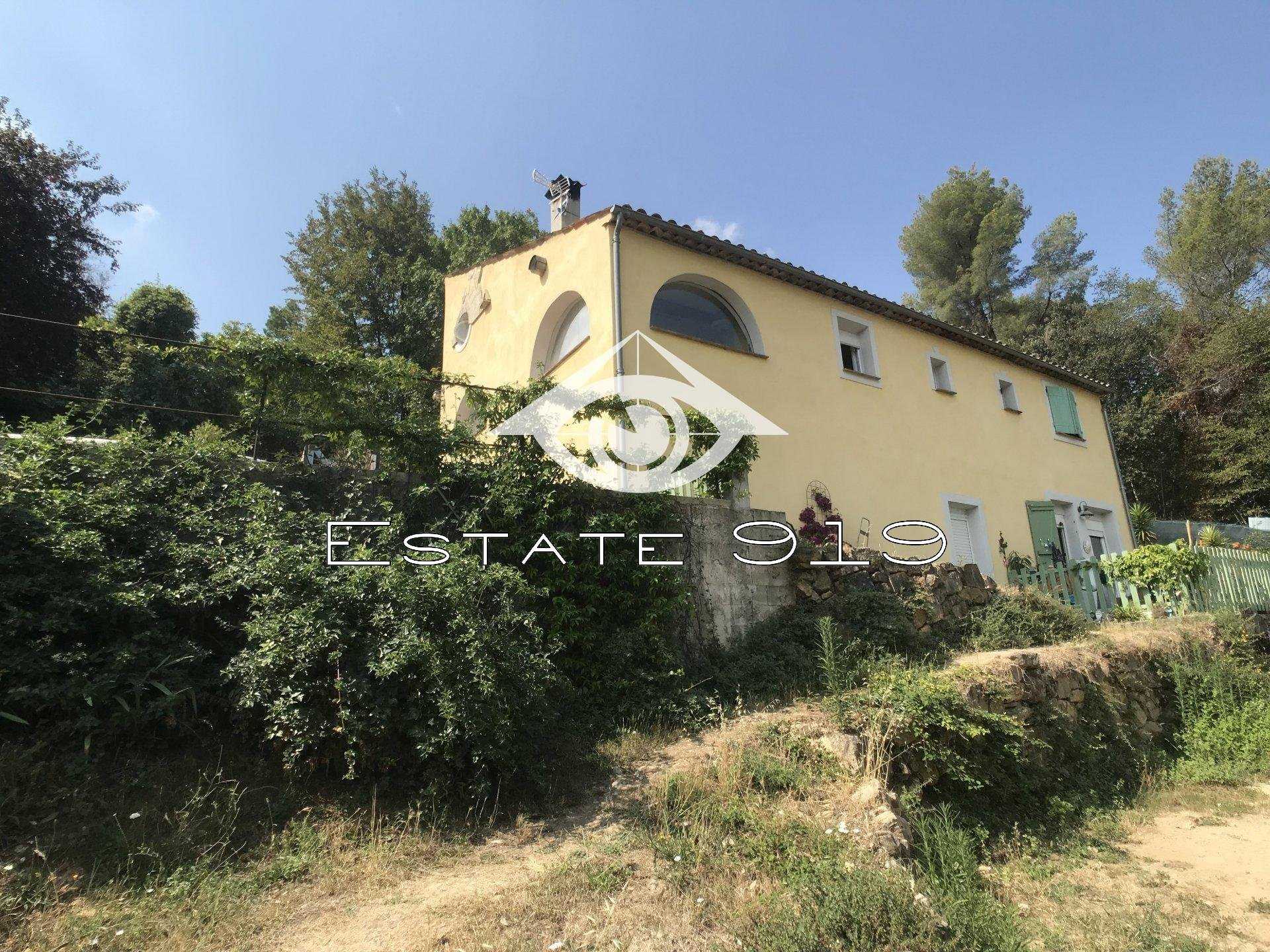House in Le Bosquet, Provence-Alpes-Cote d'Azur 10813306