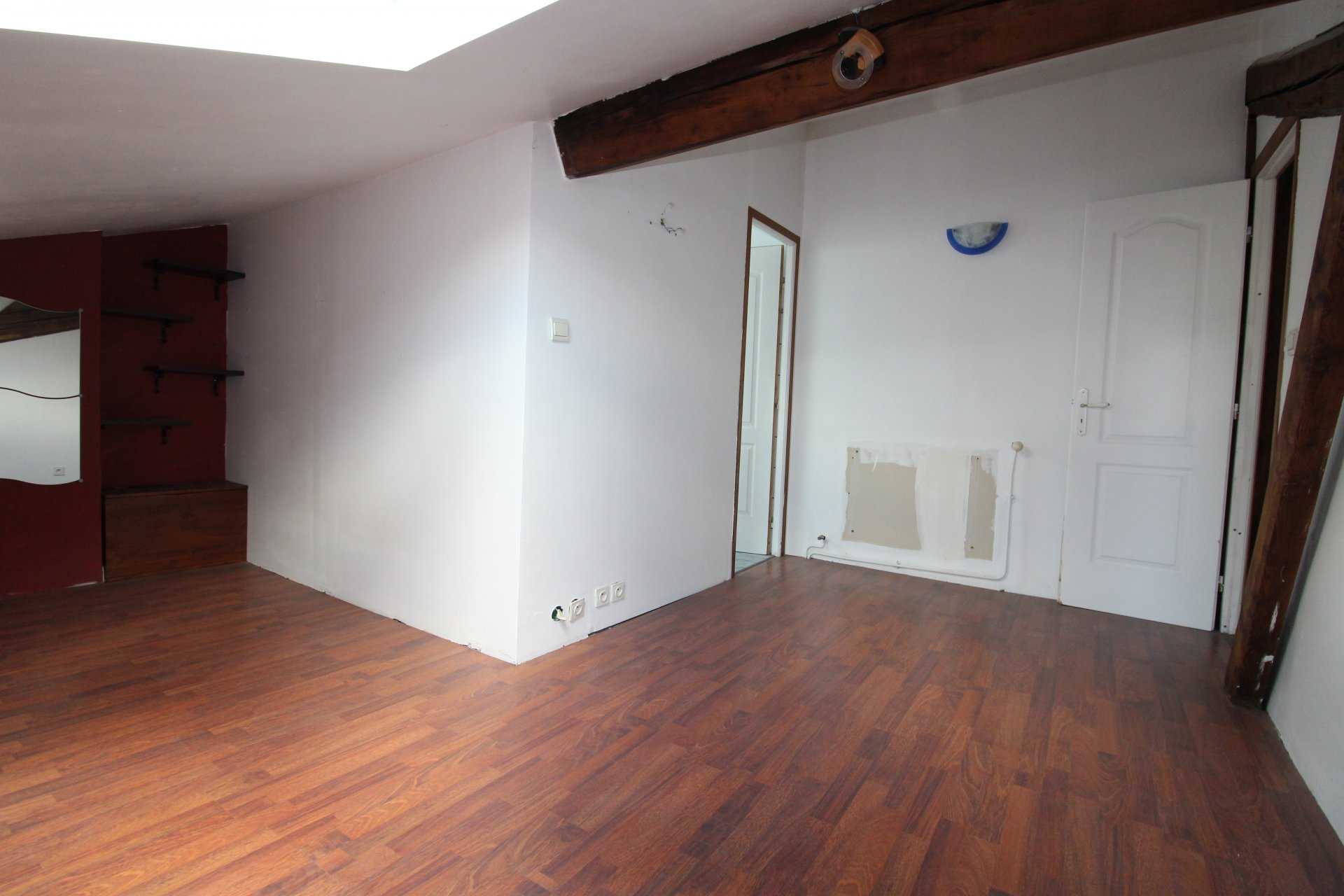 公寓 在 Saint-Etienne, 奧弗涅-羅納-阿爾卑斯大區 10813340