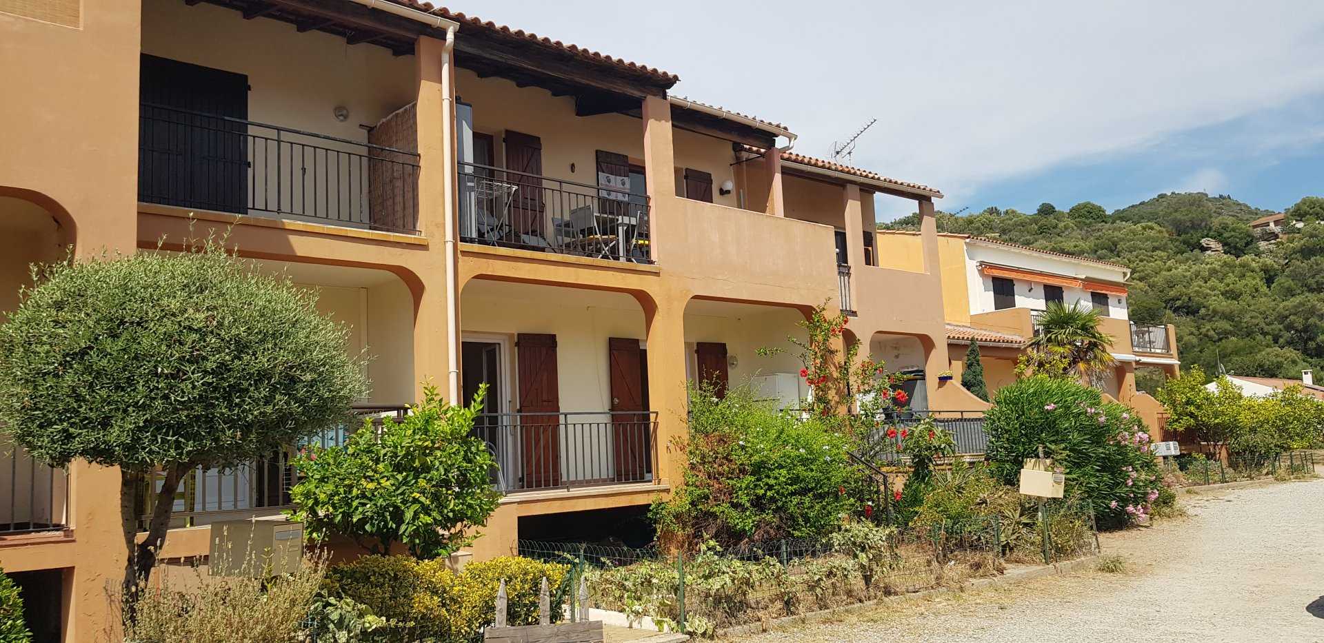 Eigentumswohnung im Calcatoggio, Korsika 10813381