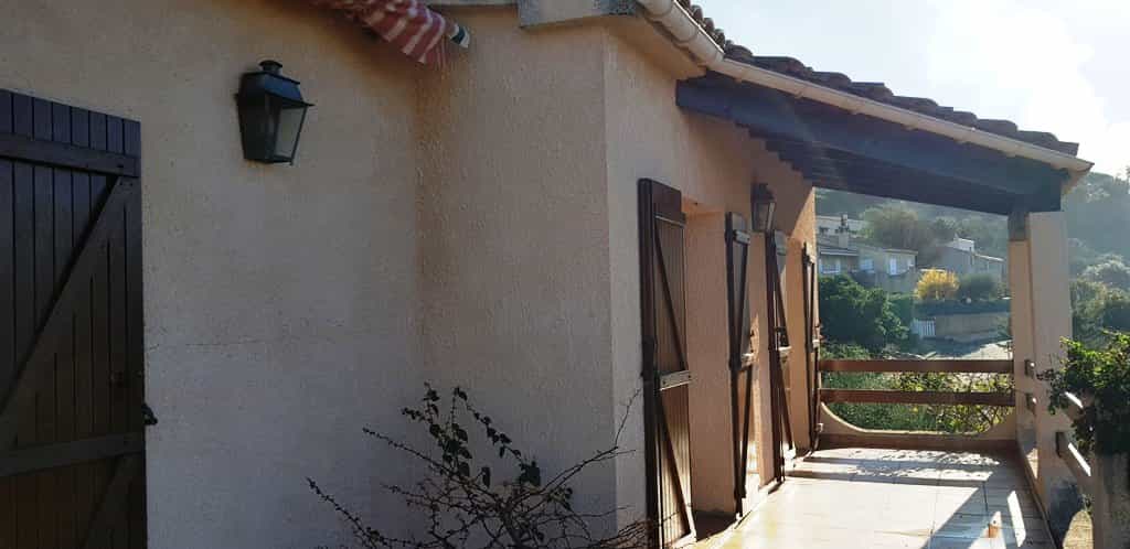 بيت في Pietrosella, Corse-du-Sud 10813384