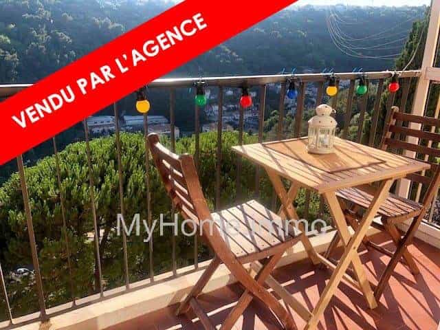 Ejerlejlighed i La Madeleine, Provence-Alpes-Cote d'Azur 10813517
