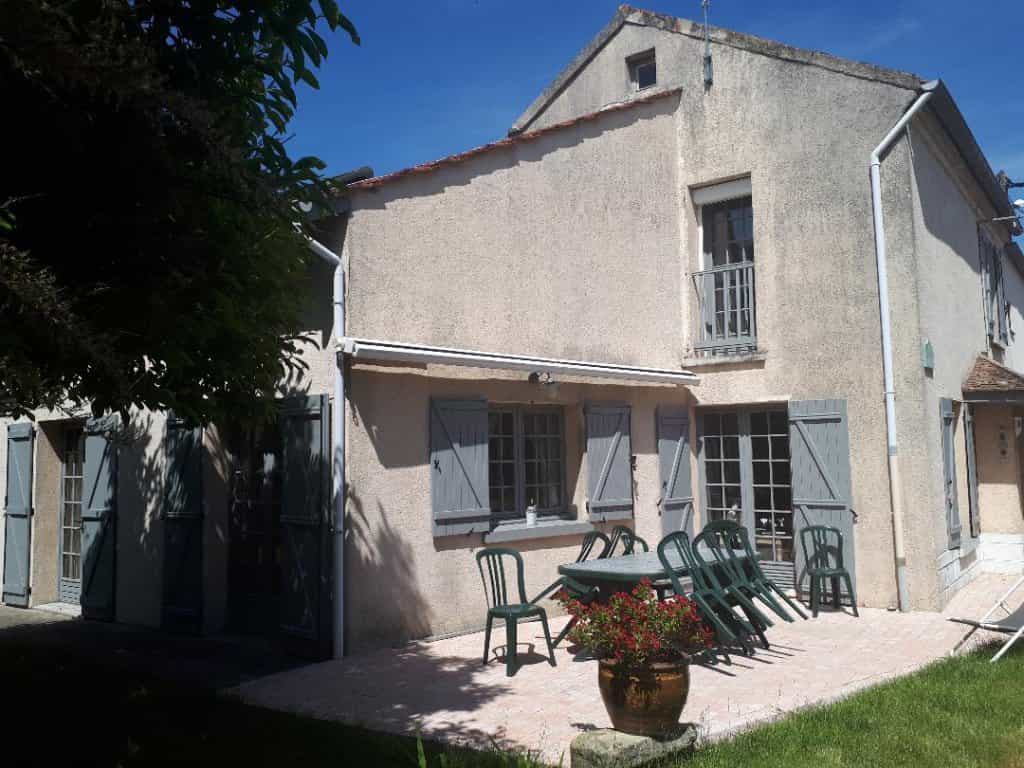 House in Villetaneuse, Ile-de-France 10813556