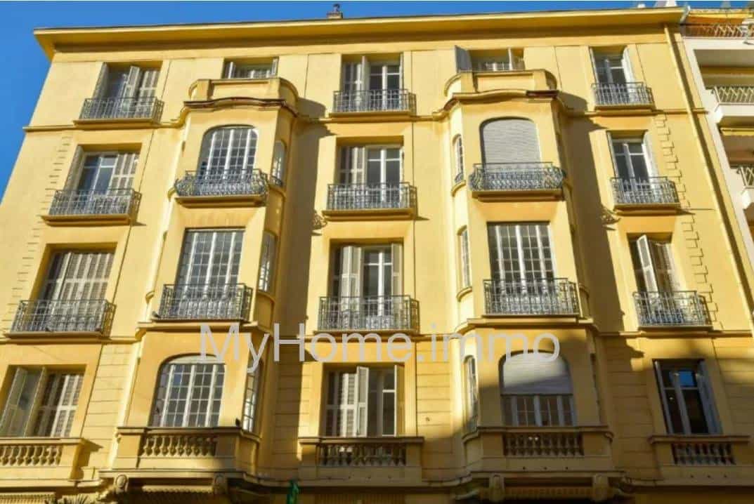 Condominium in Leuk, Provence-Alpes-Côte d'Azur 10813657