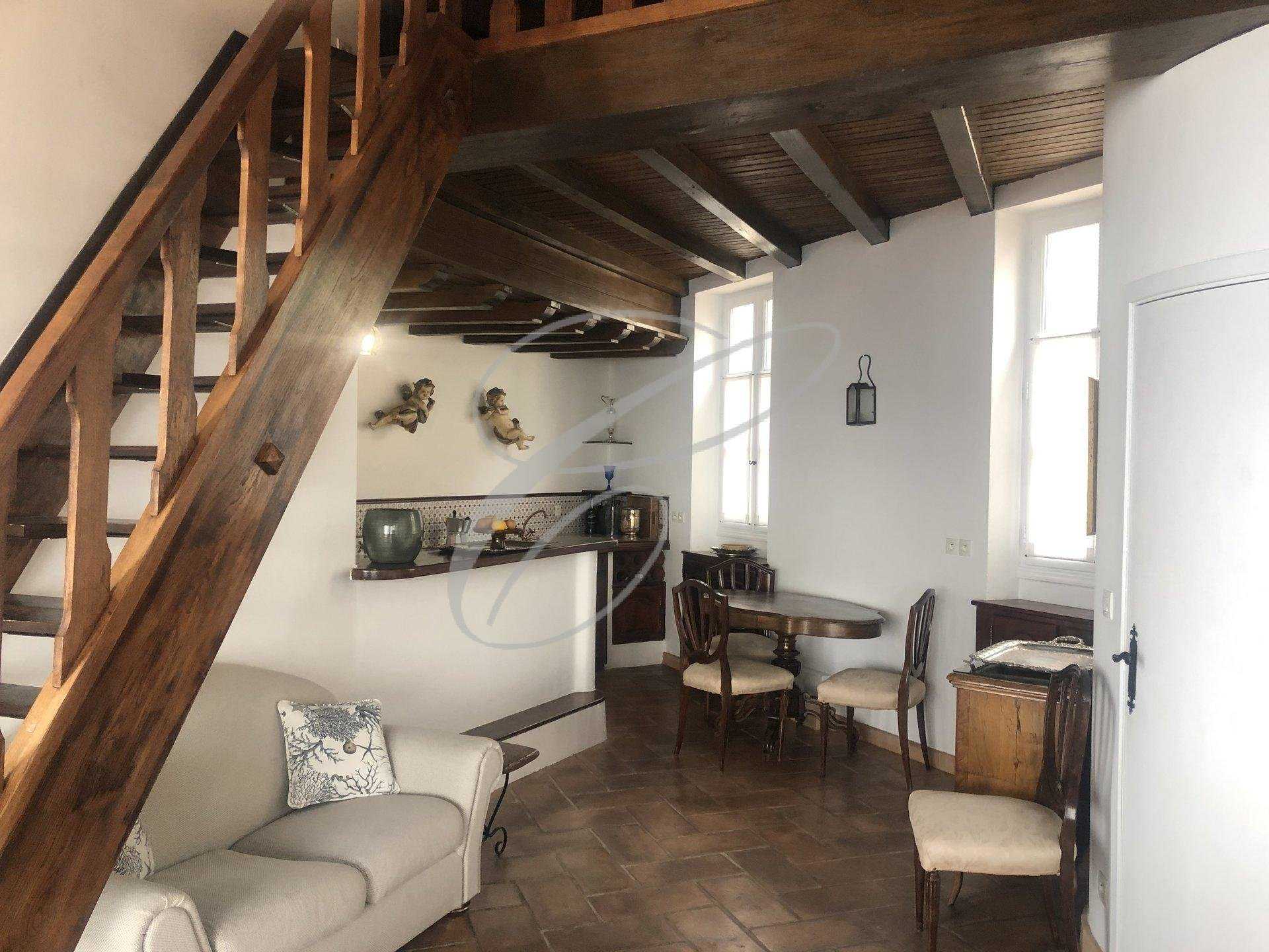 σπίτι σε Roquebrune-Cap-Martin, Alpes-Maritimes 10813659