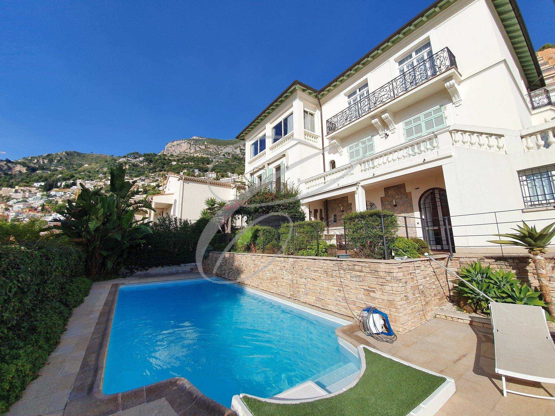Condominium dans Cap-Martin, Provence-Alpes-Côte d'Azur 10813740