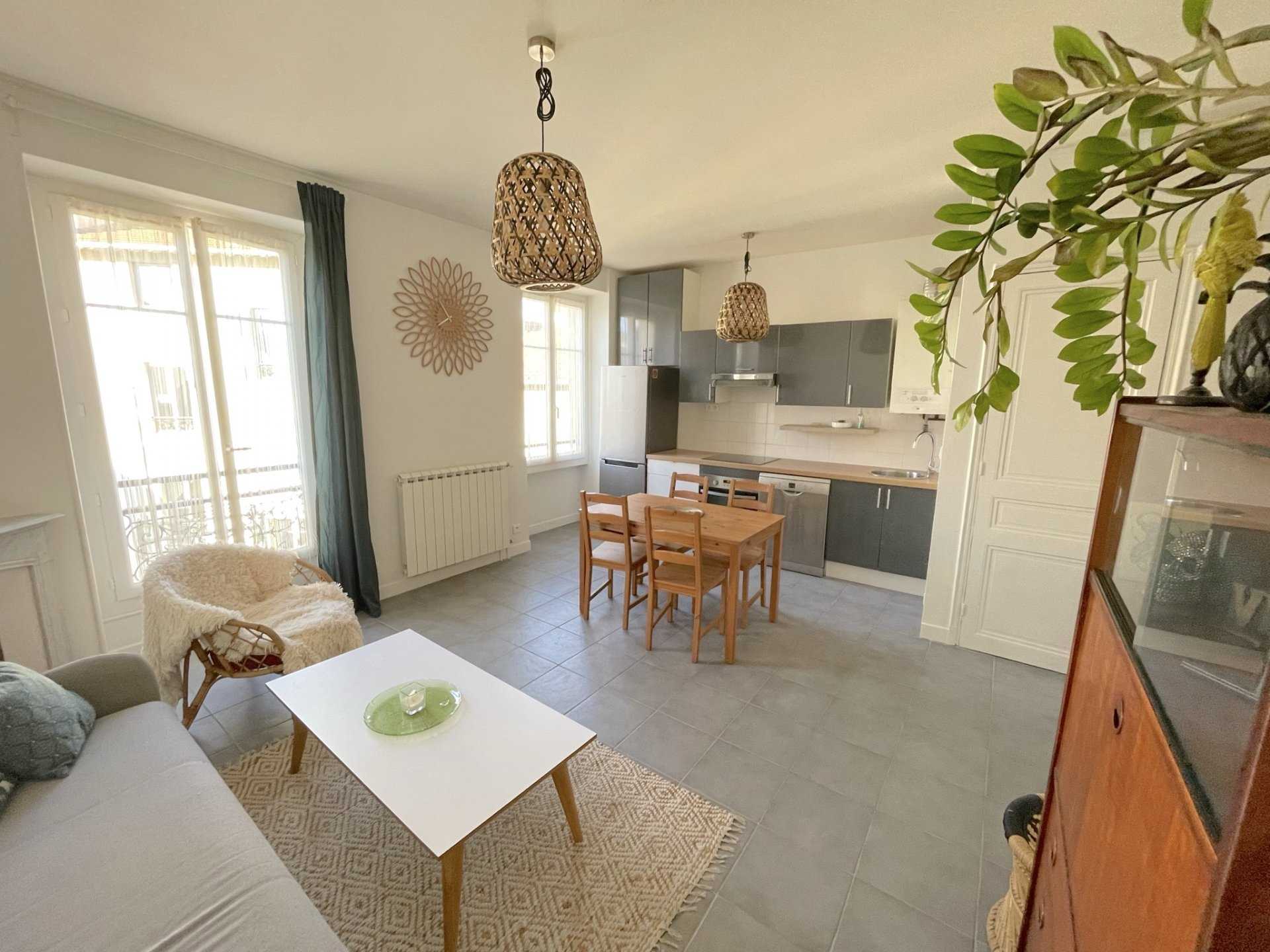 Condominium in Leuk, Provence-Alpes-Côte d'Azur 10813744