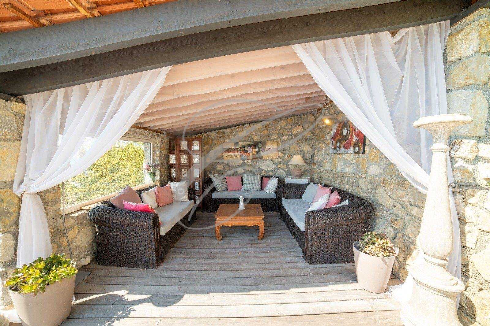 Talo sisään Cap Martin, Provence-Alpes-Cote d'Azur 10813768