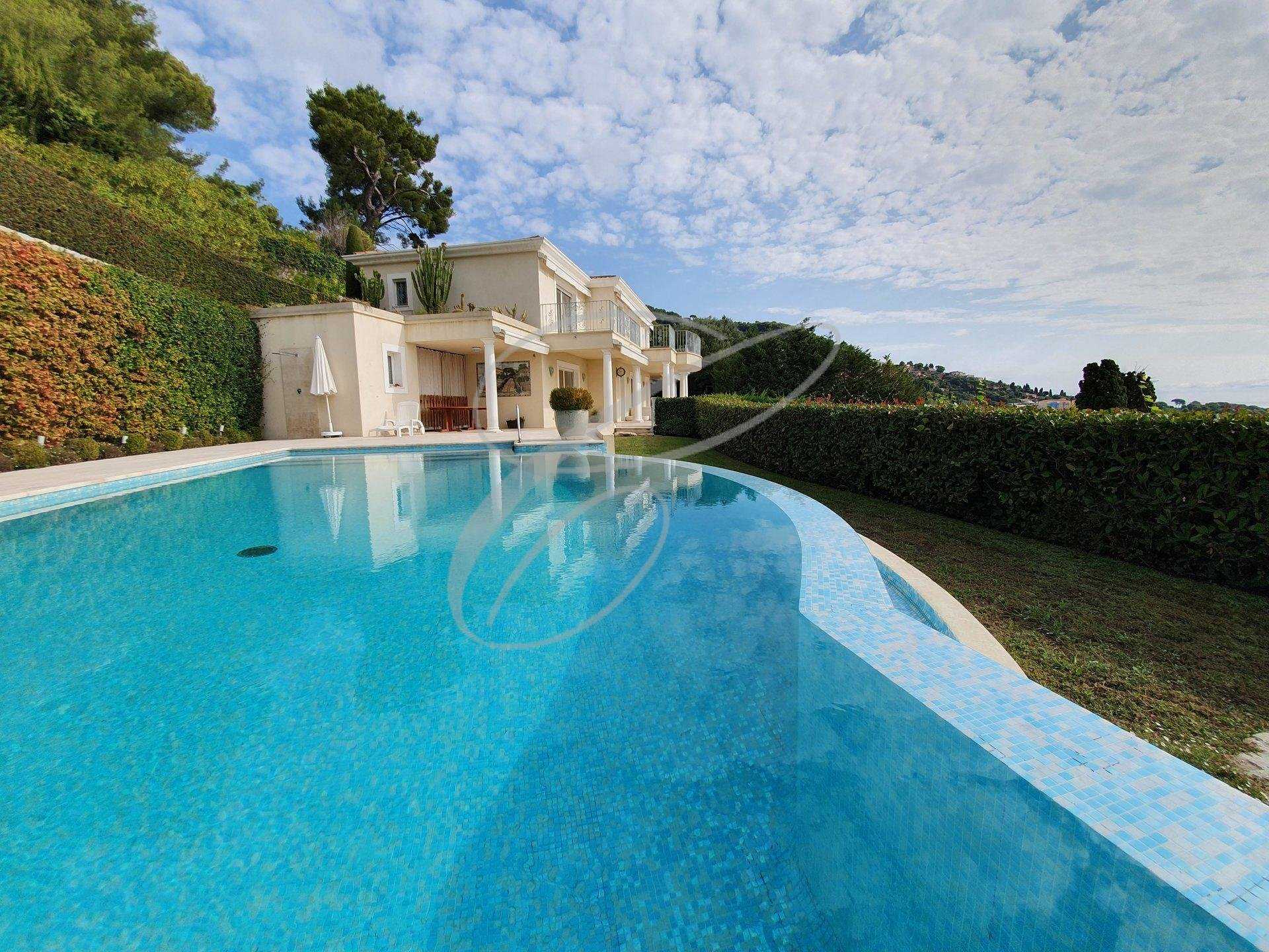 House in Cap Martin, Provence-Alpes-Cote d'Azur 10813805