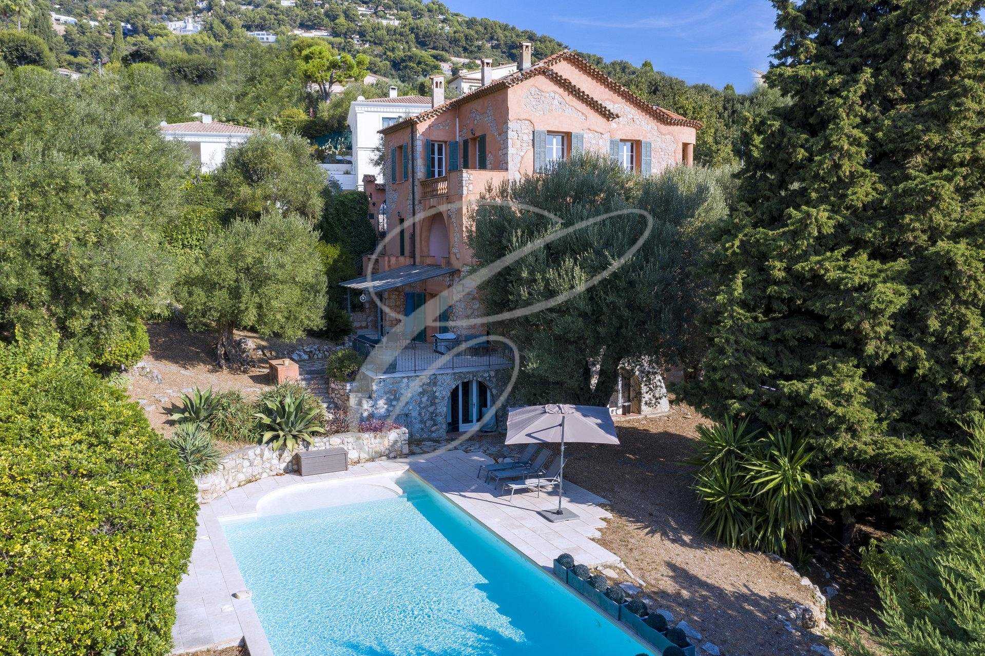 Rumah di Kapten Martin, Provence-Alpes-Cote d'Azur 10813811
