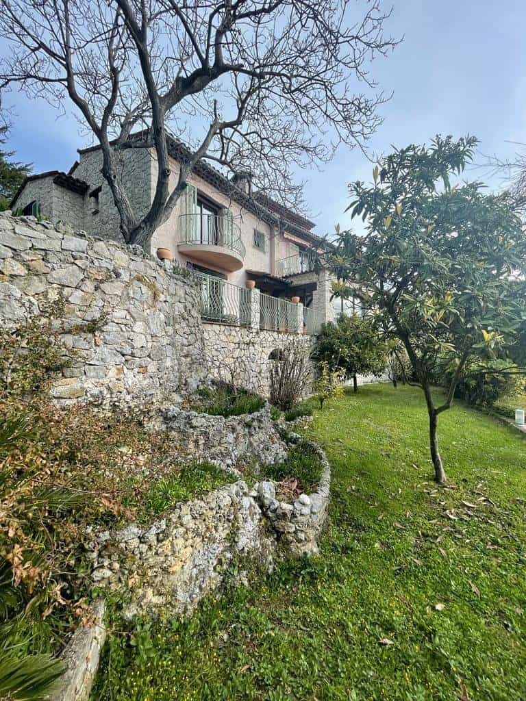 casa en Tourrettes-sur-Loup, Provenza-Alpes-Costa Azul 10813836