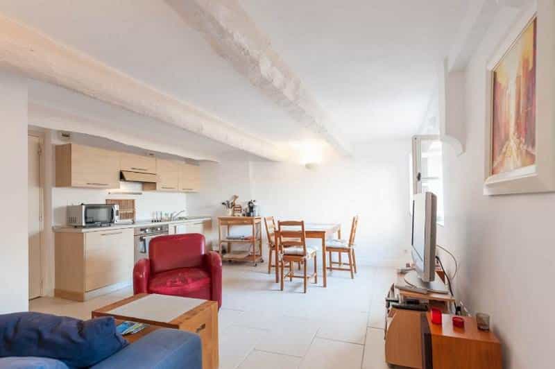 Квартира в Saint-Paul-de-Vence, Provence-Alpes-Cote d'Azur 10813838