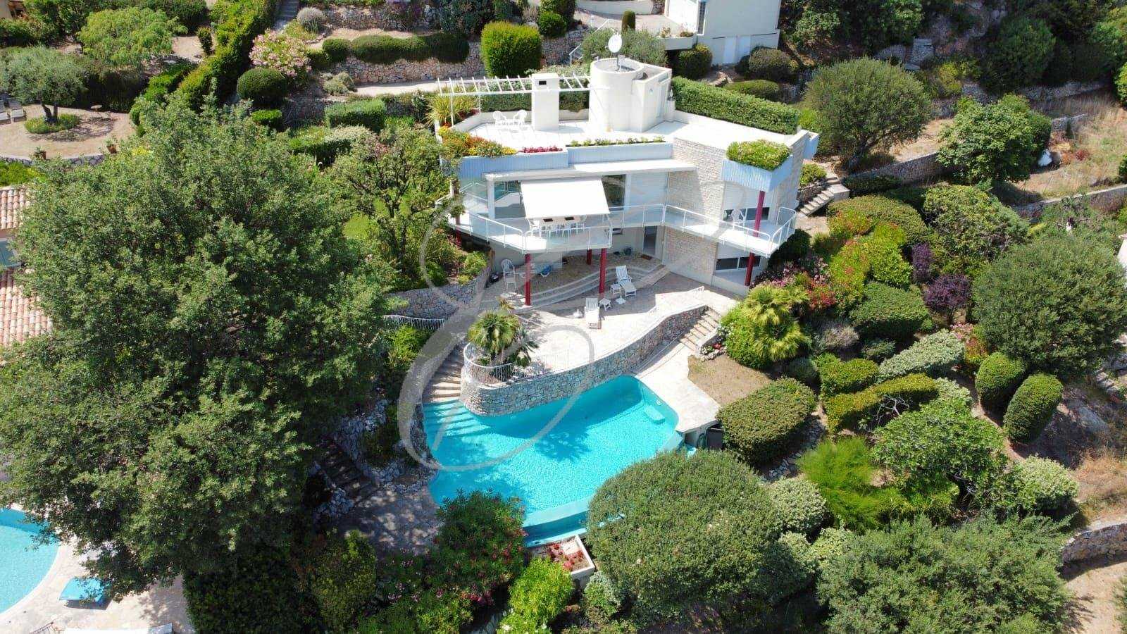 Dom w Faussignana, Provence-Alpes-Cote d'Azur 10813851