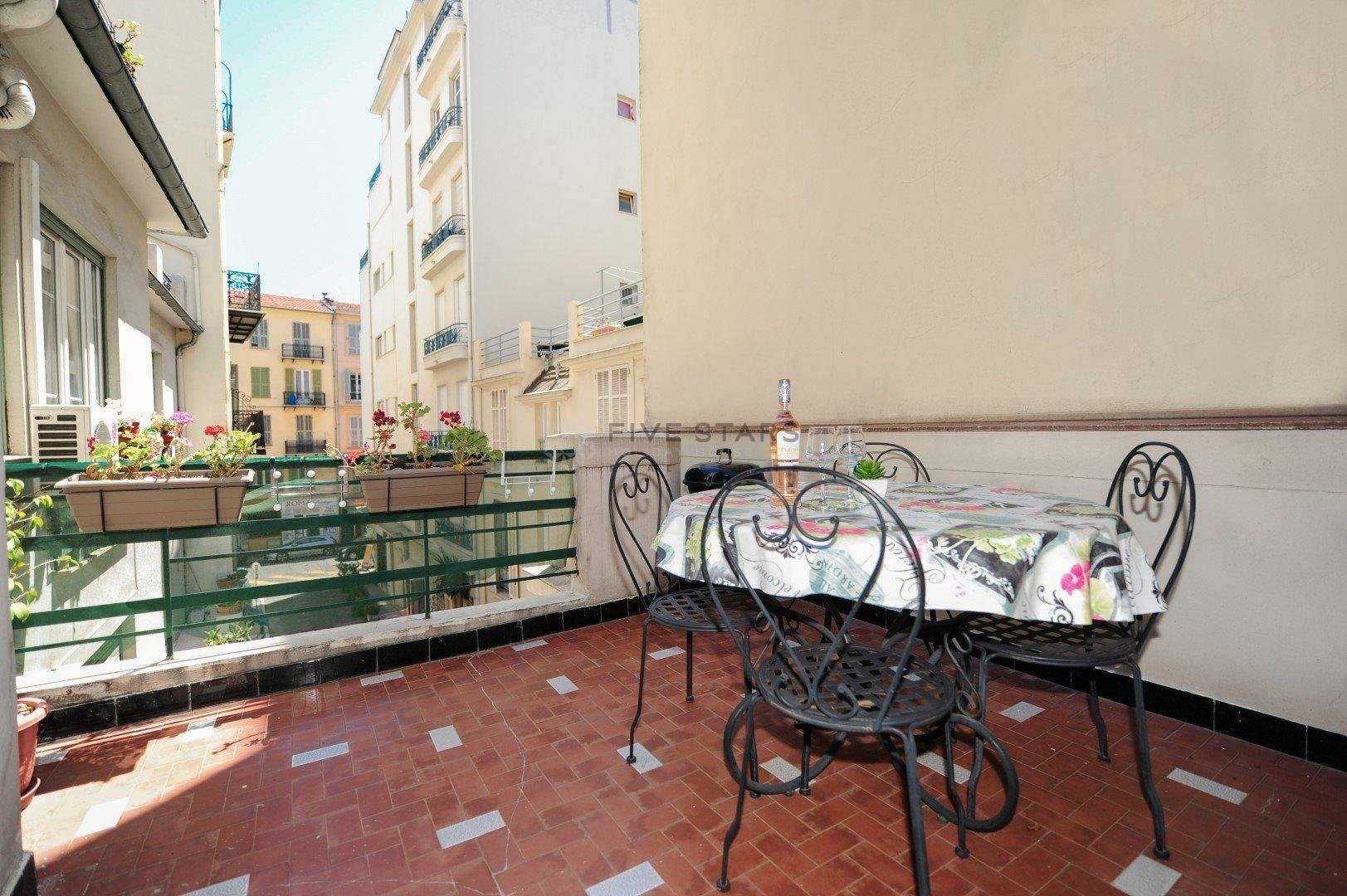 Condominium dans Nice, Alpes-Maritimes 10813867