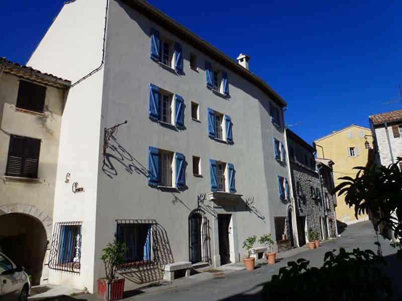 σπίτι σε Coursegoules, Alpes-Maritimes 10813889