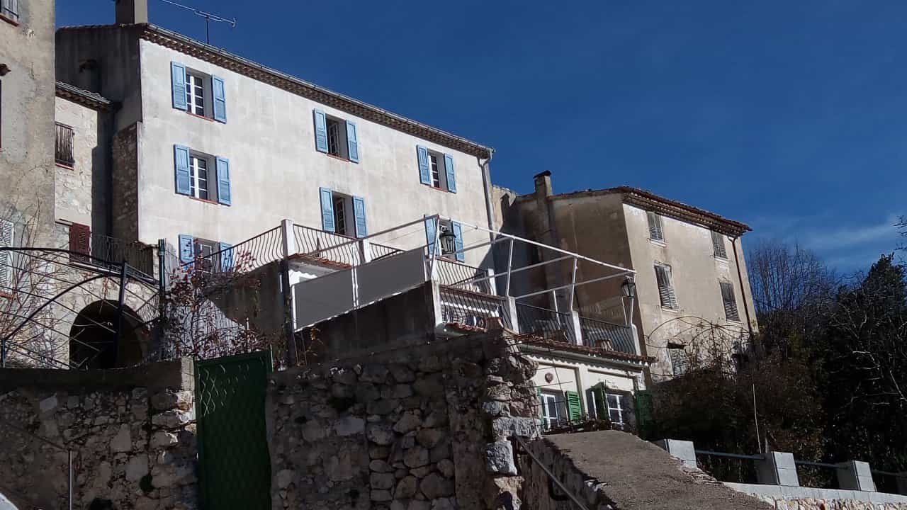 Huis in Coursegoules, Alpes-Maritimes 10813889