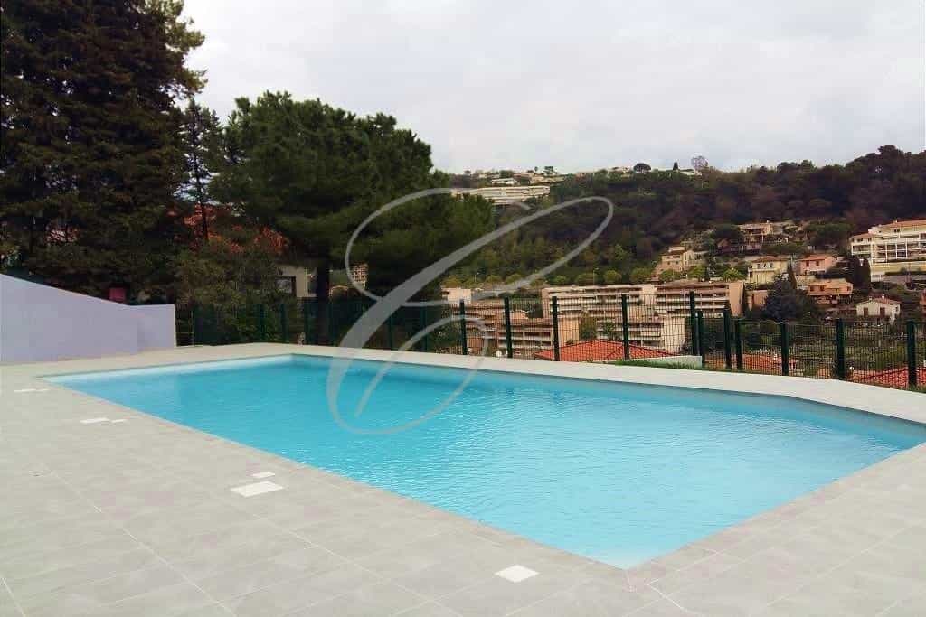 Condominium dans Cap-Martin, Provence-Alpes-Côte d'Azur 10813890
